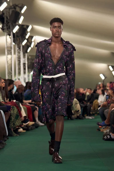 Look 38